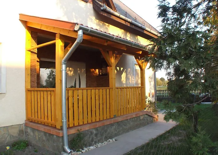 Pajtas Holiday home Balatonfenyves